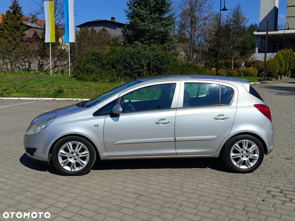 Opel Corsa 1.2 16V Cosmo - 2