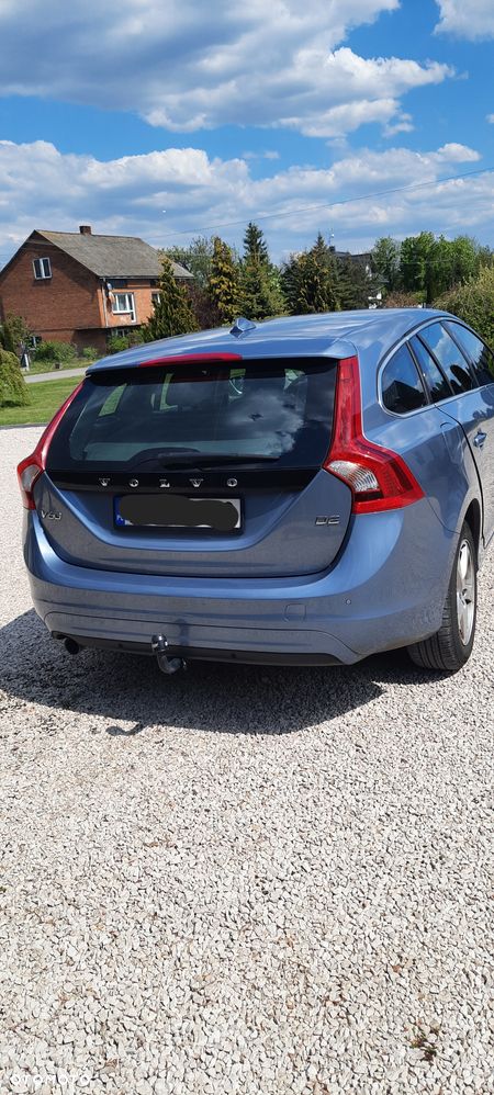 Volvo V60 D2 Momentum - 14