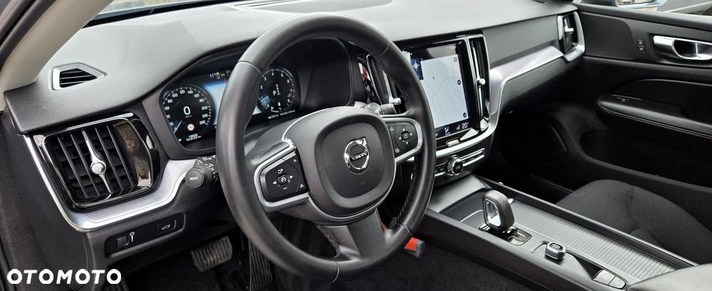 Volvo V60 B3 B DKG Momentum Pro - 20