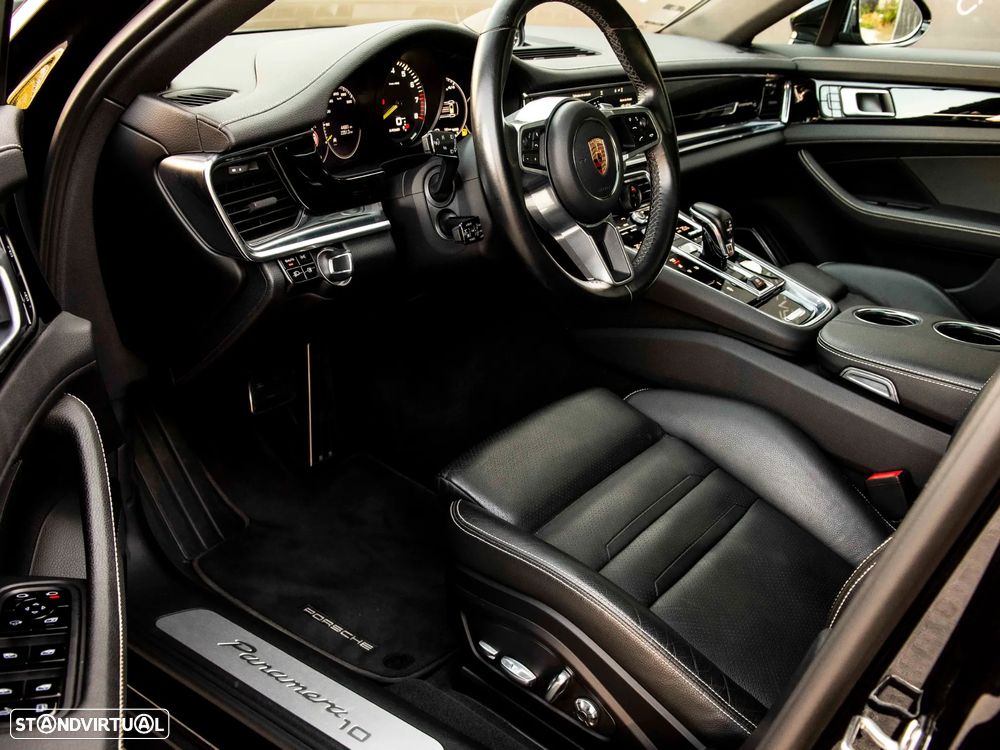 Porsche Panamera - 12