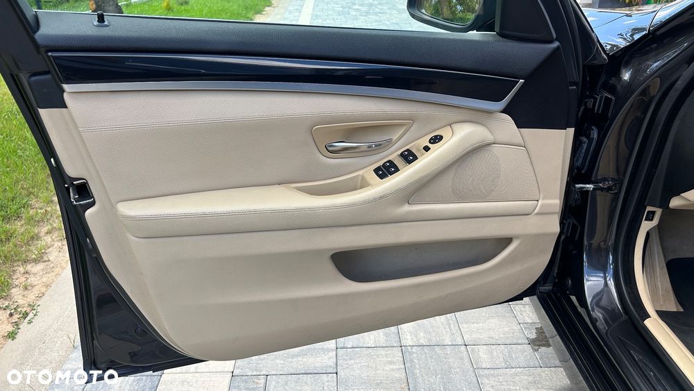 BMW Seria 5 520d Luxury Line - 17