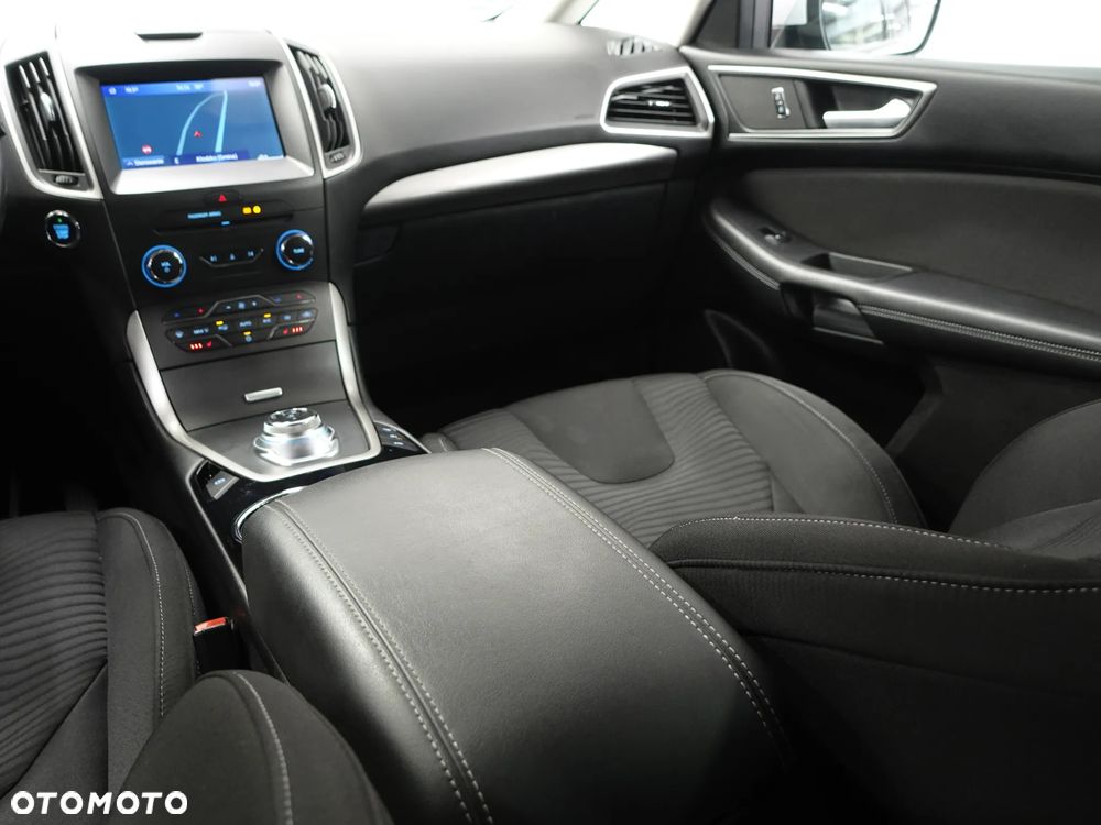 Ford S-Max - 37