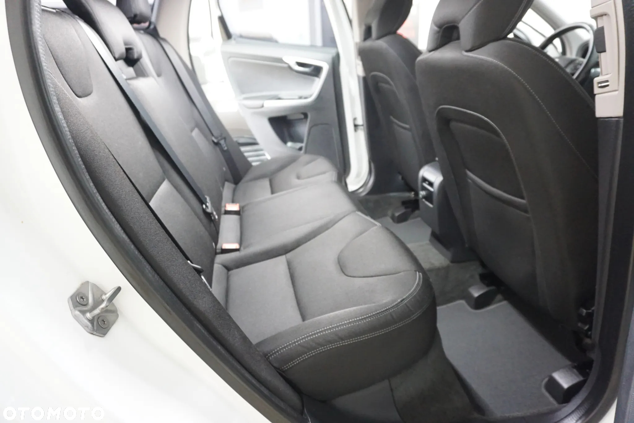 Volvo XC 60 - 25