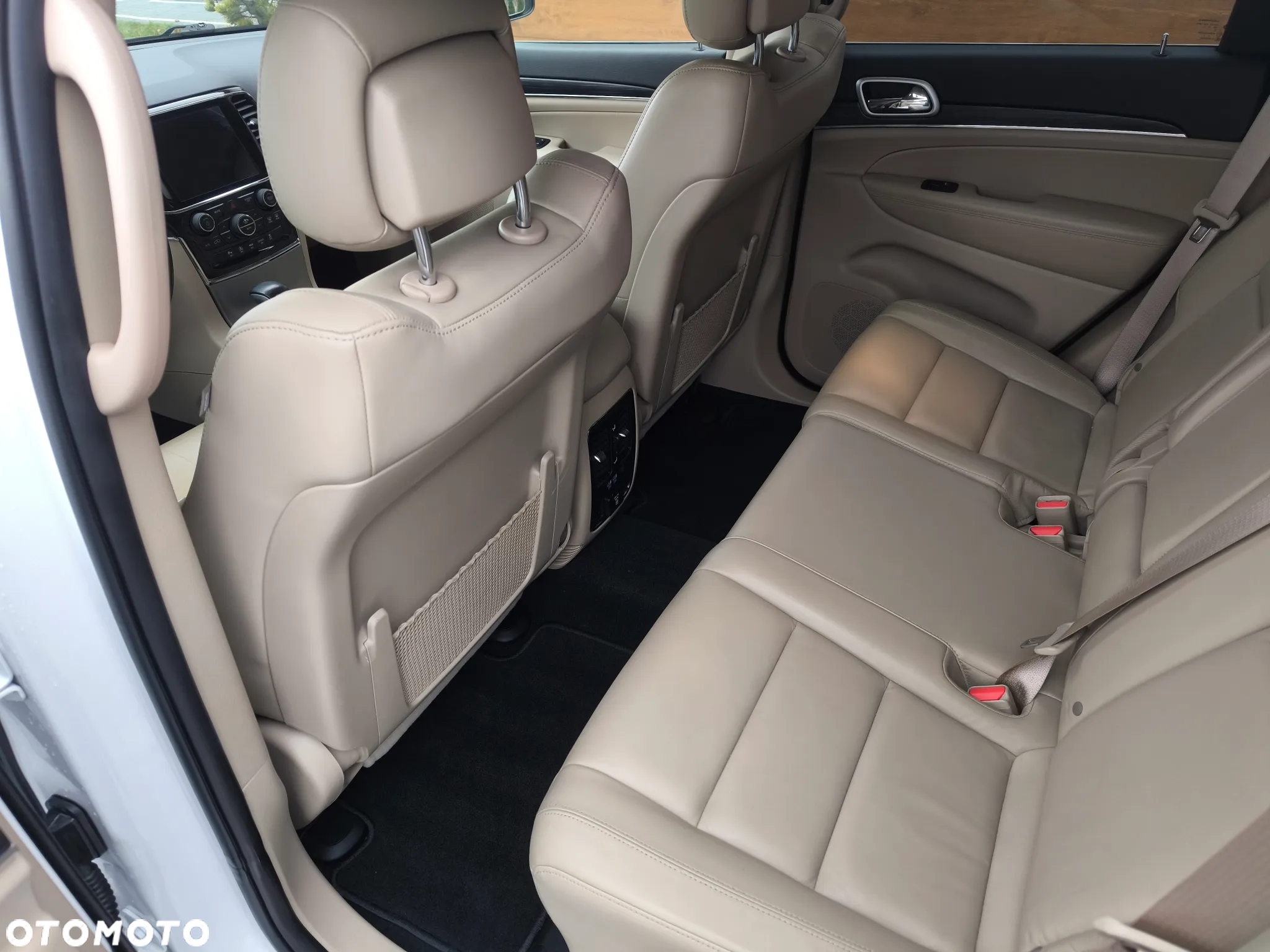 Jeep Grand Cherokee - 9