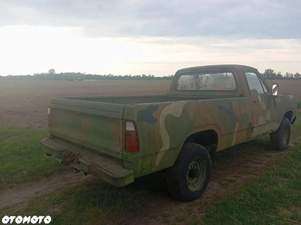 Dodge D100 - 3
