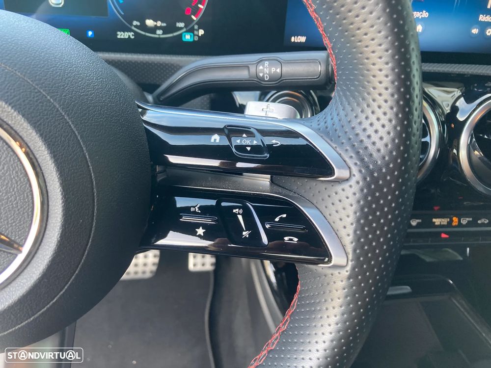Mercedes-Benz A 250 e 8G-DCT AMG Line - 13