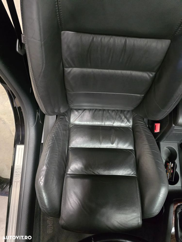 Skoda Superb 2.0 TDI DPF Elegance - 26