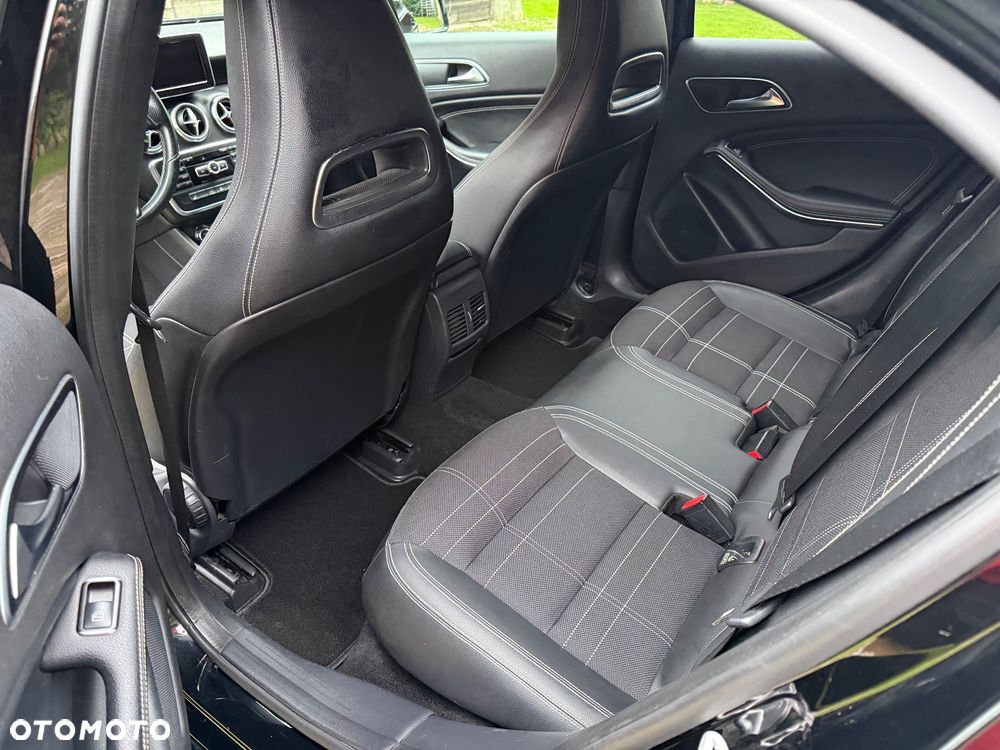Mercedes-Benz Klasa A 200 CDI (BlueEFFICIENCY) 7G-DCT Urban - 12