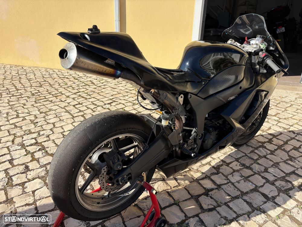Kawasaki ZX Zx6r sem matrícula para pista - 14