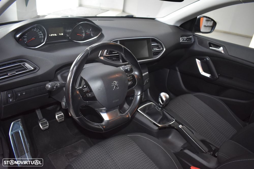 Peugeot 308 SW 1.6 BlueHDi Style J17 - 24