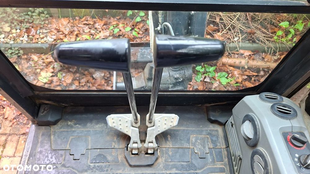 Bobcat E20 - 12
