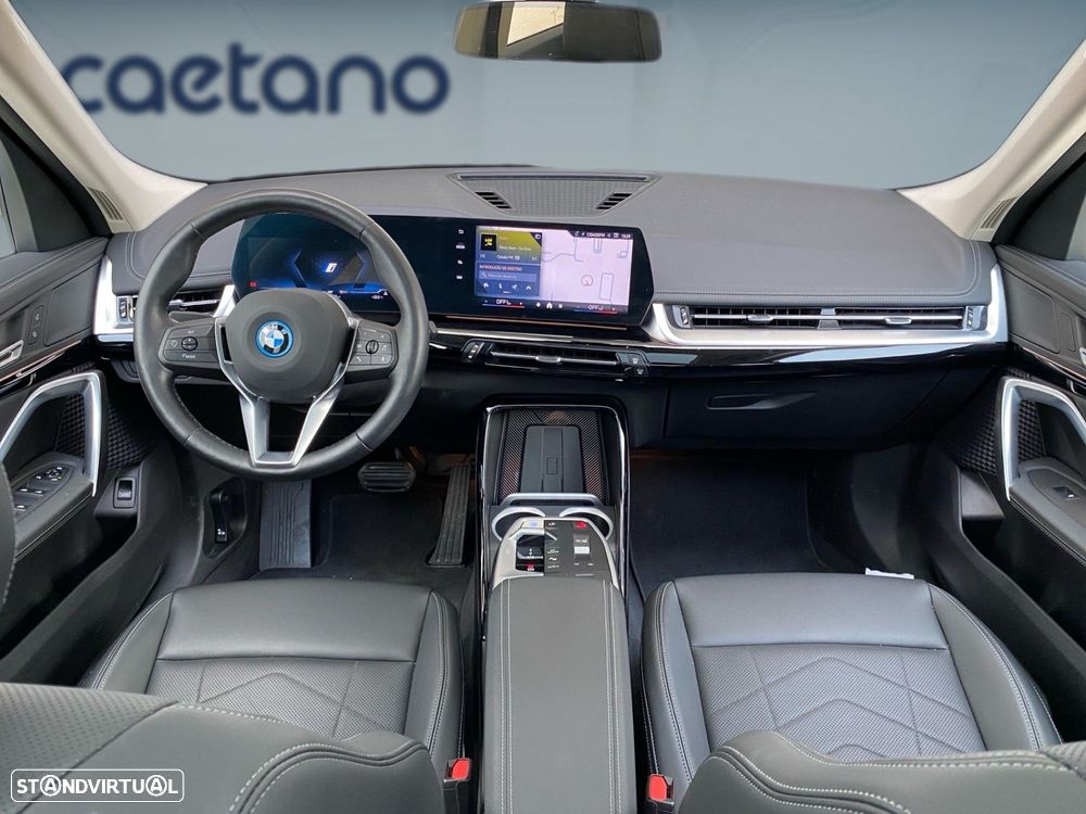 BMW iX1 eDrive20 xLine - 4