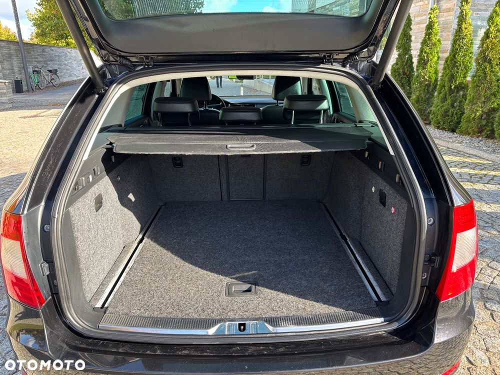 Skoda Superb 2.0 TDI DSG Elegance - 28