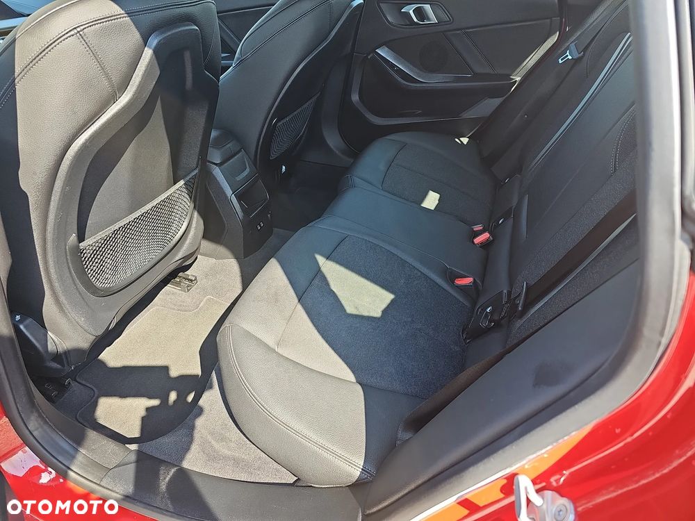 BMW Seria 2 218i - 24