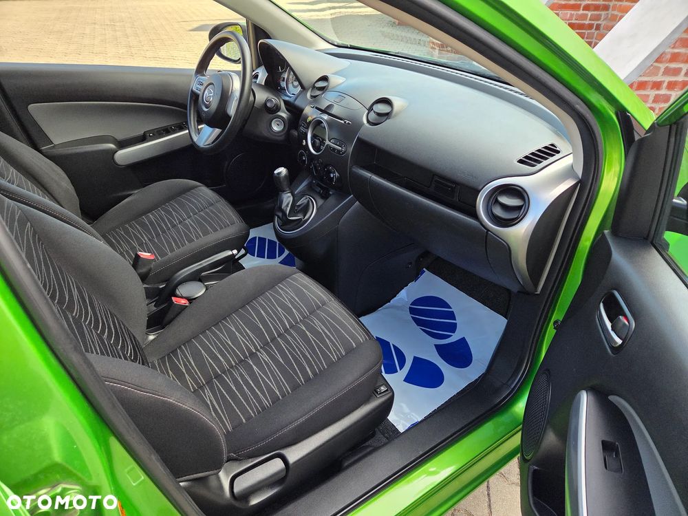 Mazda 2 - 17