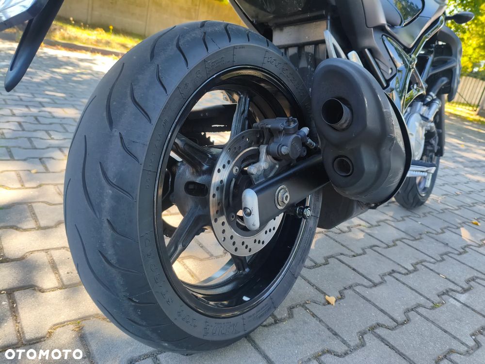 Suzuki Gladius - 12