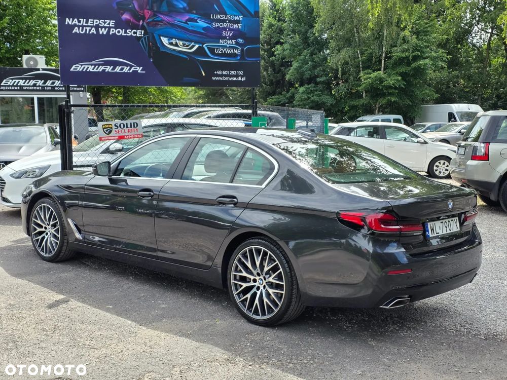 BMW Seria 5 520e Luxury Line - 9