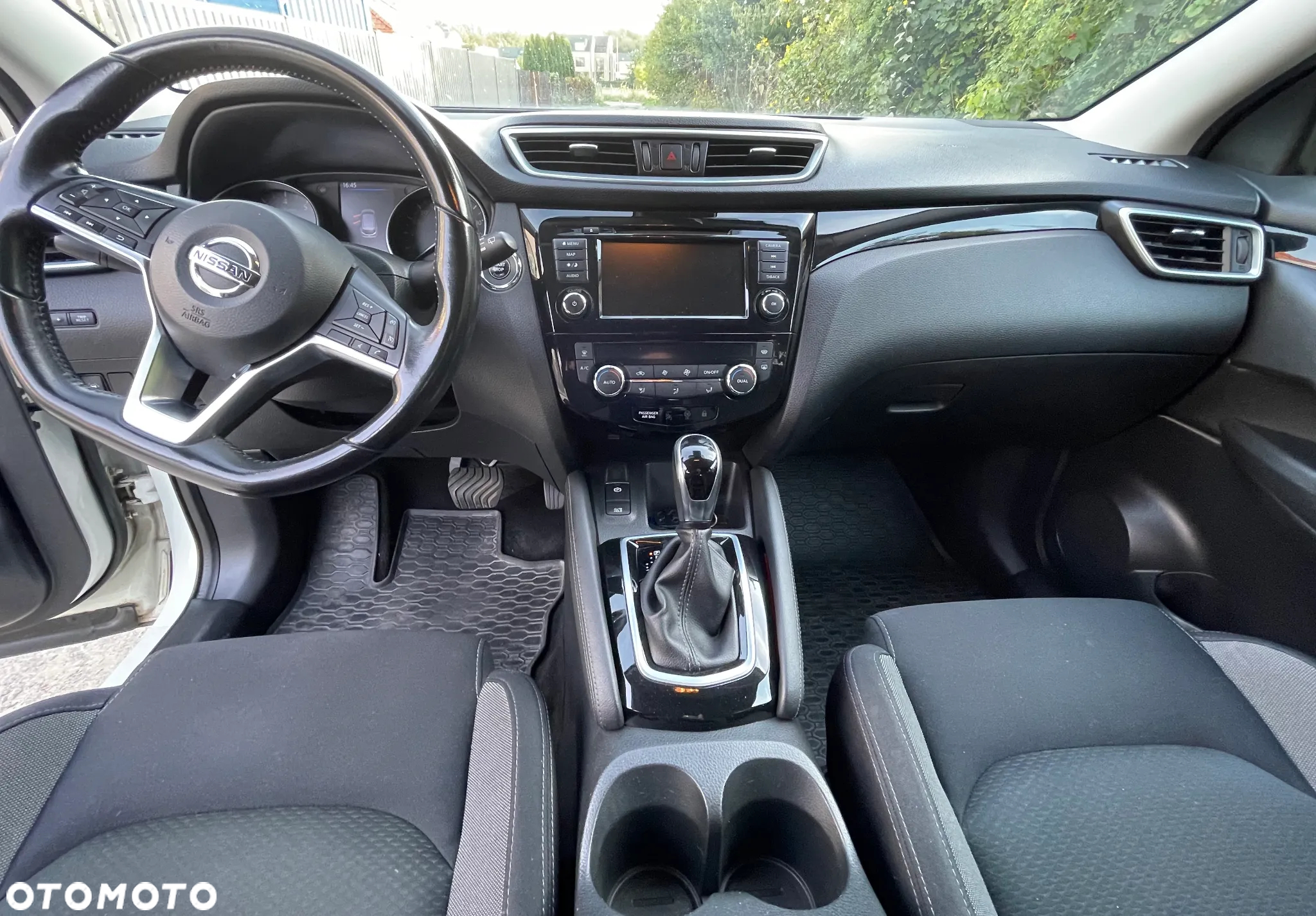 Nissan Qashqai 1.3 DIG-T N-Connecta DCT - 12