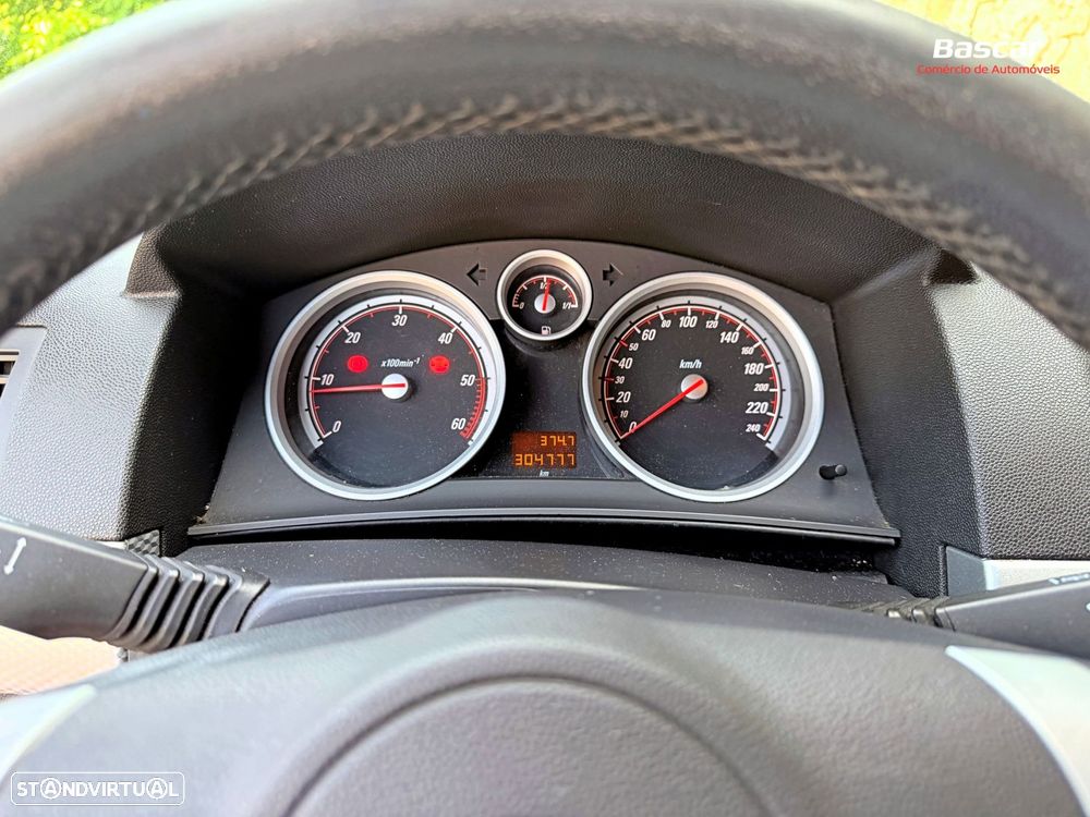 Opel Astra GTC 1.3 CDTI - 21