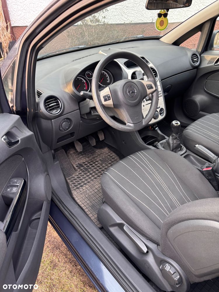 Opel Corsa 1.2 16V Cosmo - 8