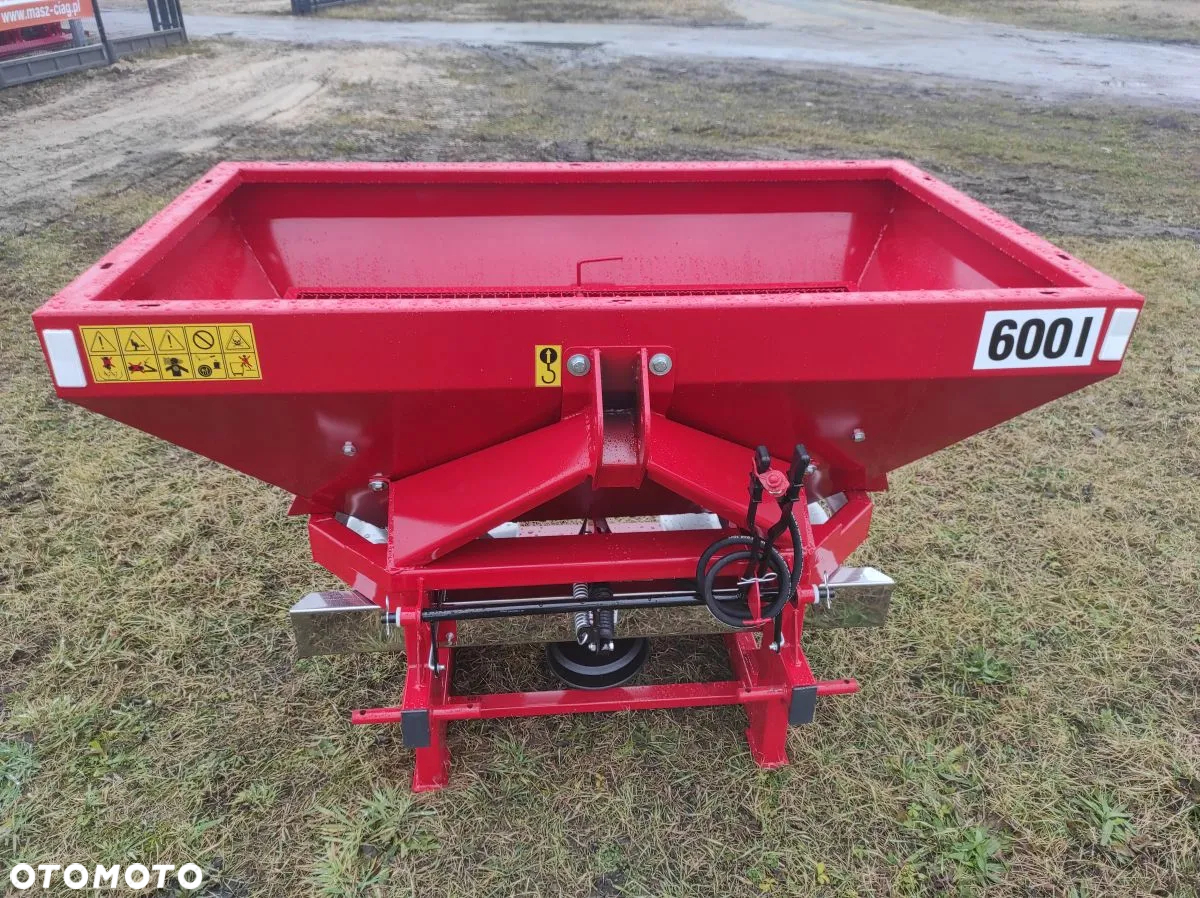 Rozsiewacz nawozu do nawozów Strumyk Tytan 400L 600L 800L 1000L 1200L - 5