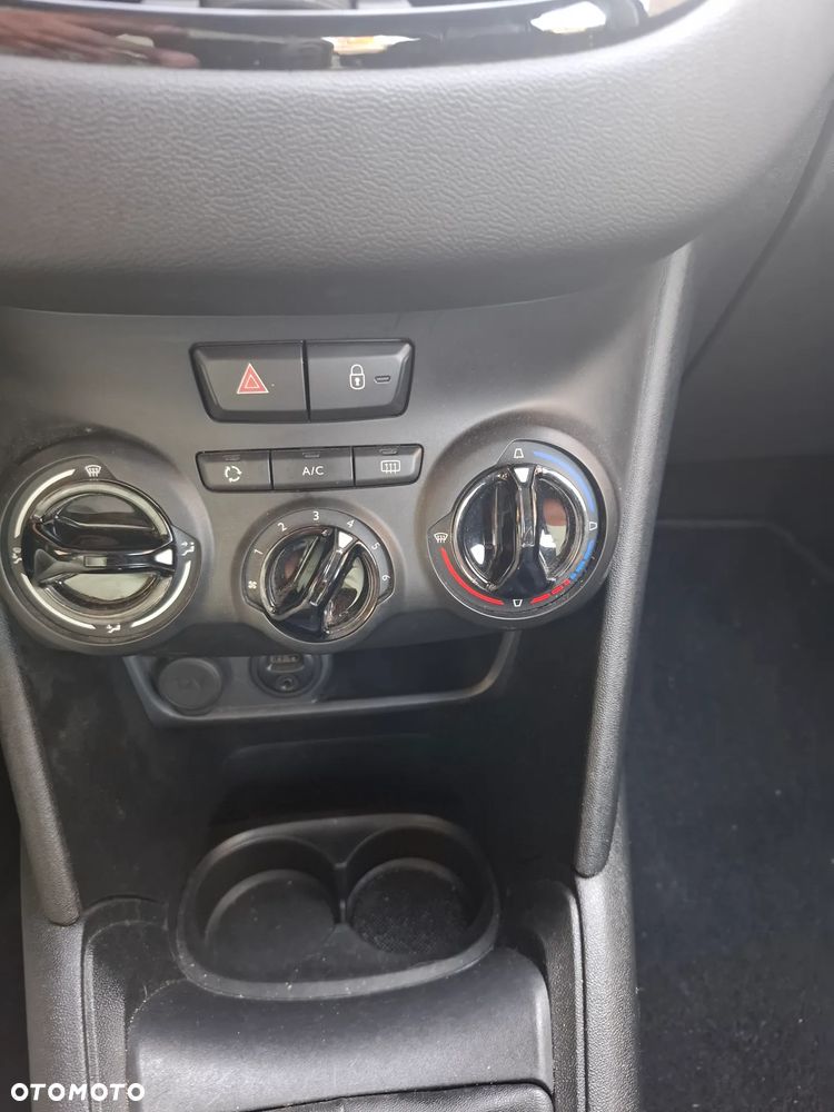 Peugeot 208 - 11