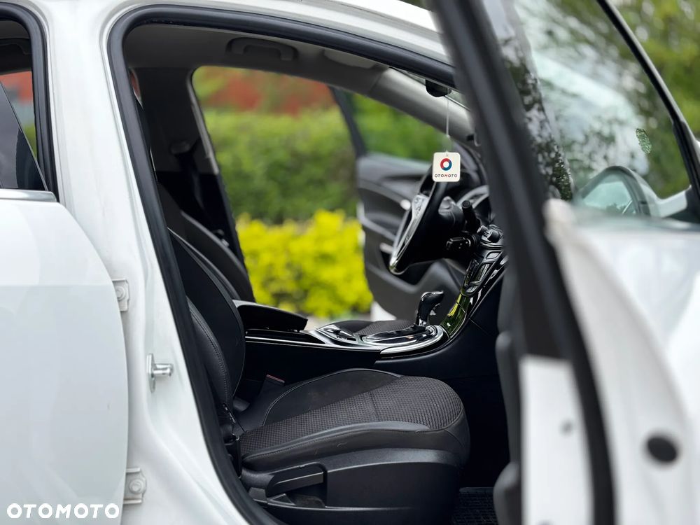 Opel Insignia - 16