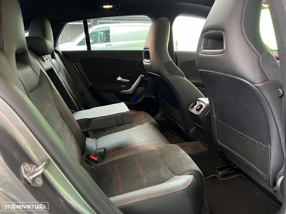 Mercedes-Benz CLA 250 e Shooting Brake AMG Line - 13