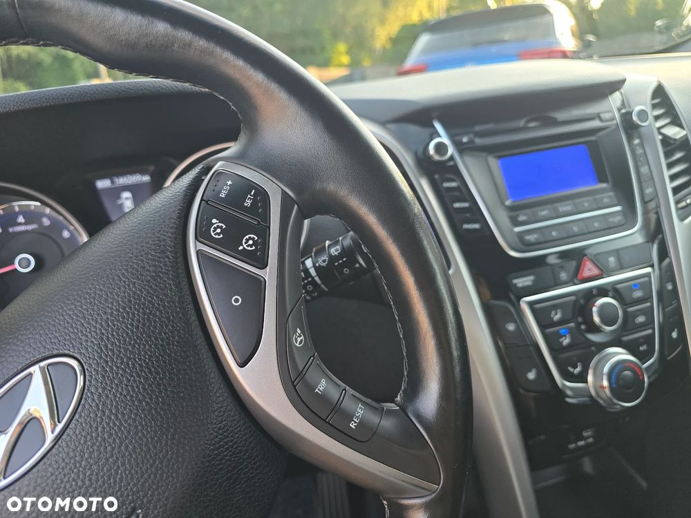 Hyundai i30 blue 1.4 Passion - 32