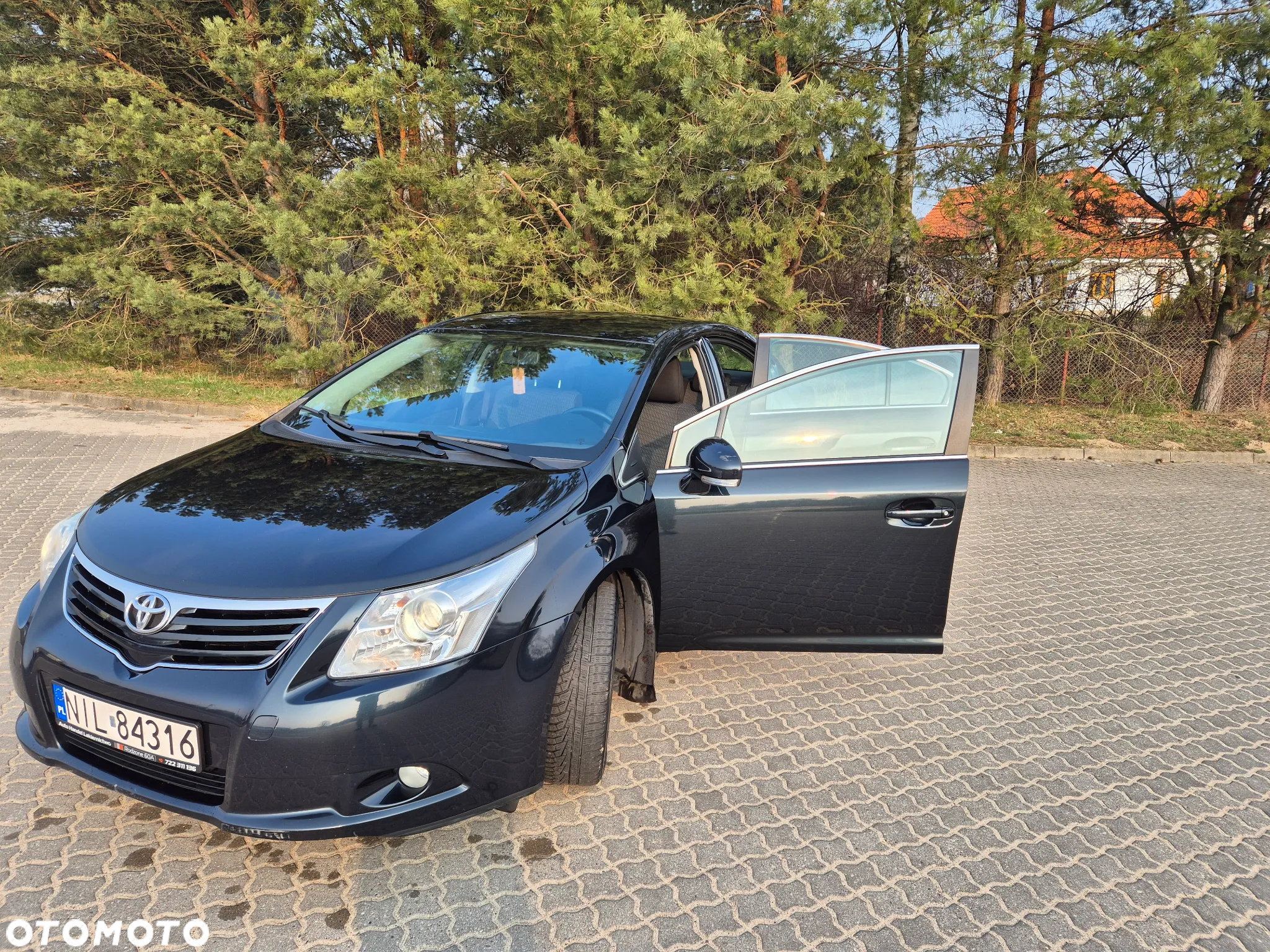Toyota Avensis 1.8 Sol plus NAVI - 17