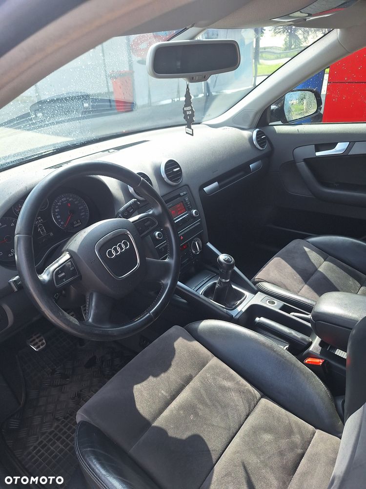 Audi A3 Sportback 2.0 TDI DPF S line Sportpaket - 4