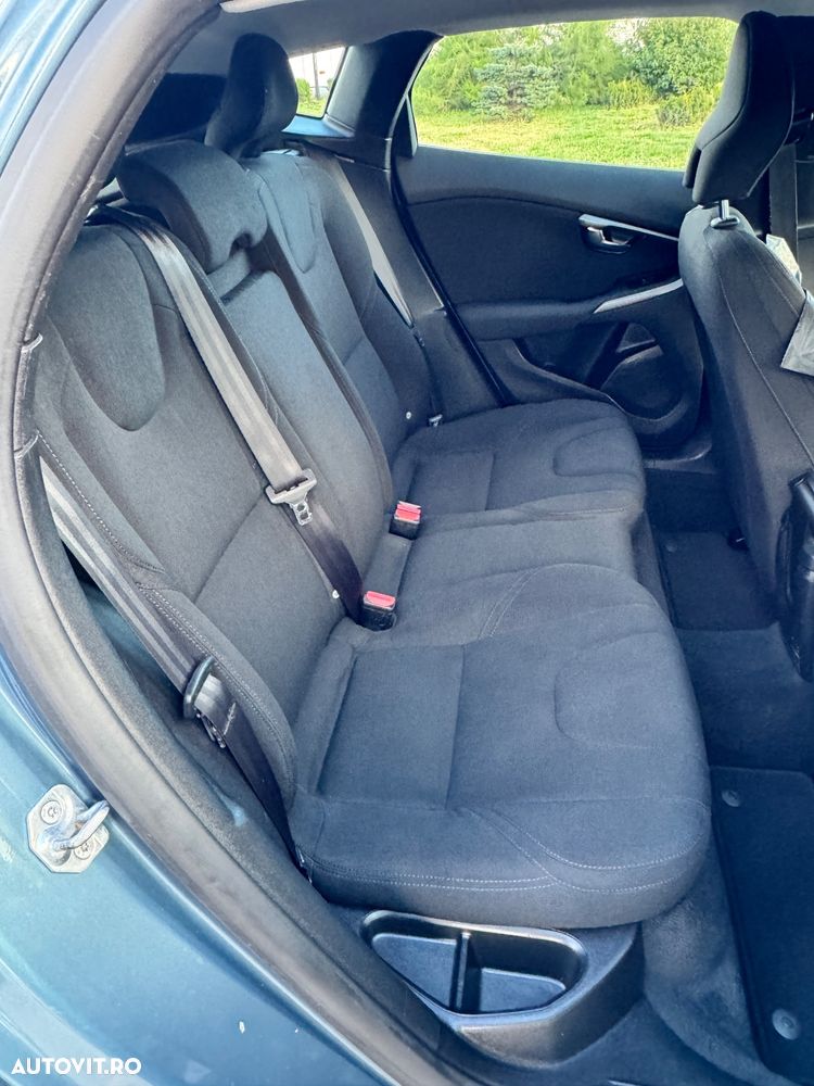 Volvo V40 D2 You - 8