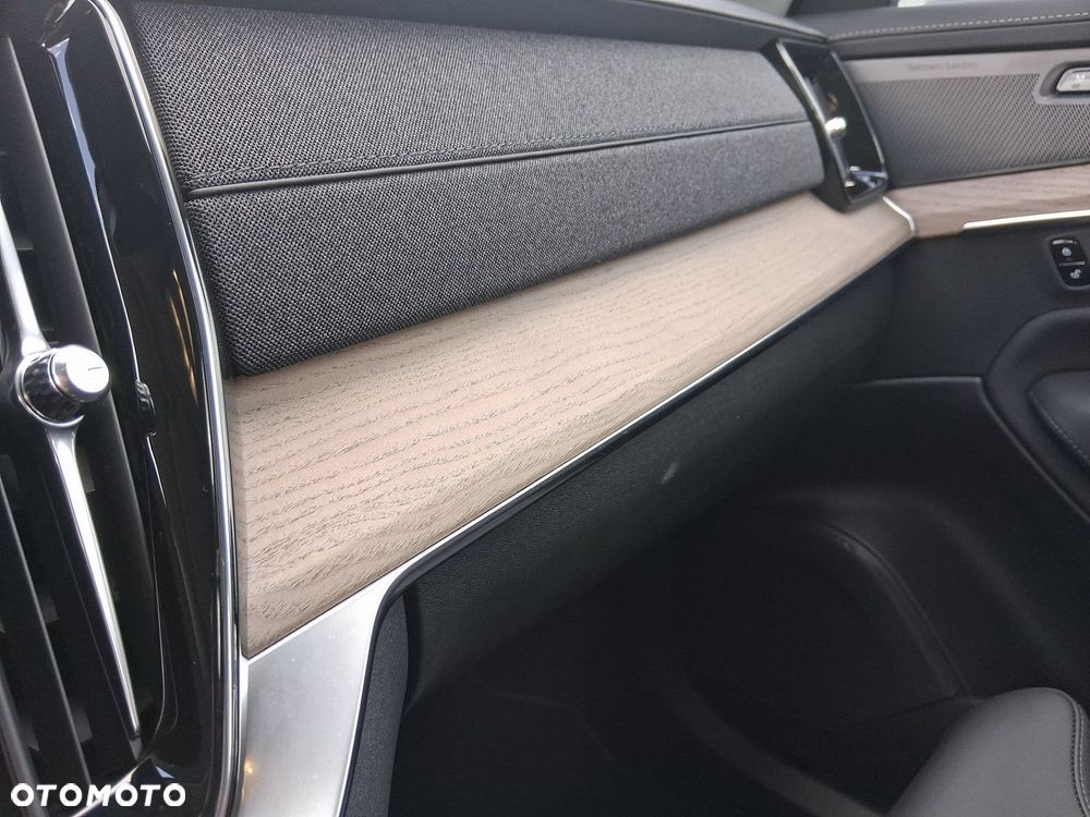 Volvo XC 90 - 25