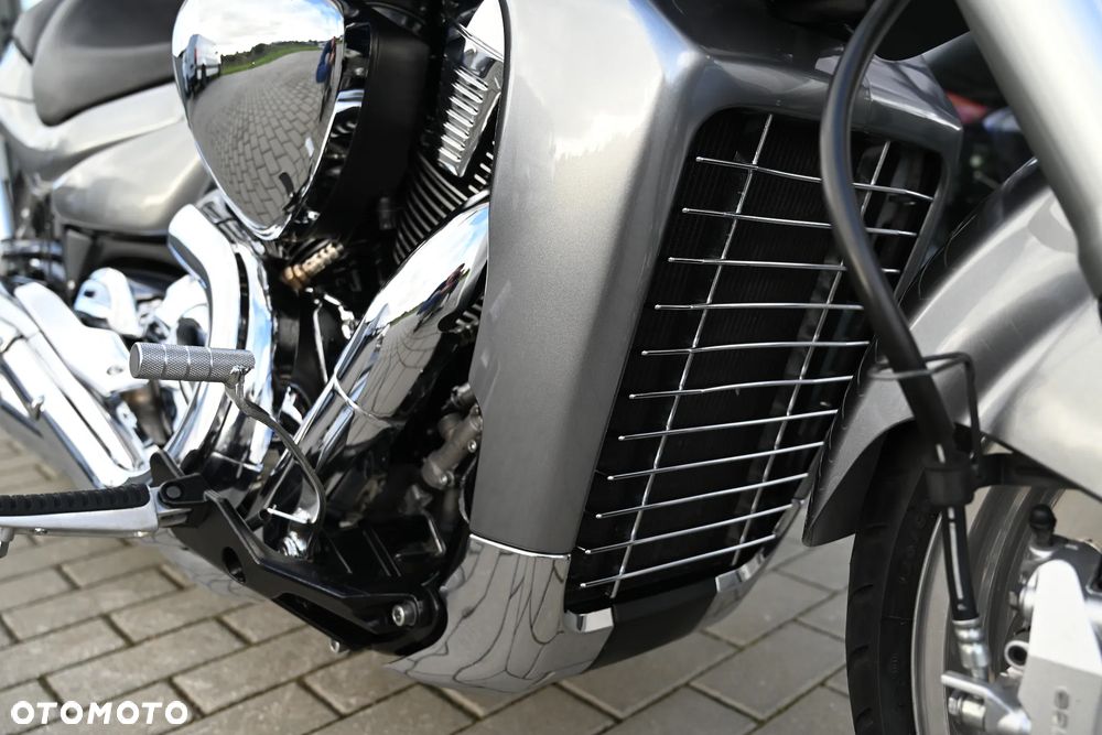 Suzuki Intruder - 22