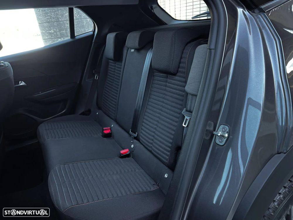 Peugeot 2008 1.2 PureTech Allure - 11
