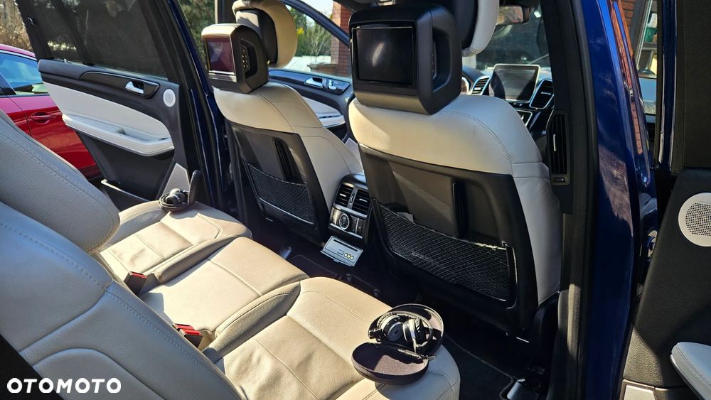 Mercedes-Benz GLS - 31