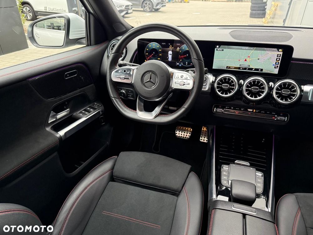 Mercedes-Benz GLB 200 4-Matic AMG Line 8G-DCT - 13