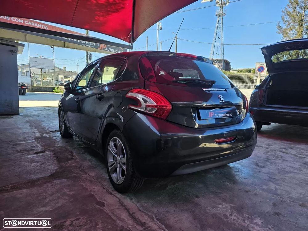 Peugeot 208 1.6 e-HDi Allure - 10