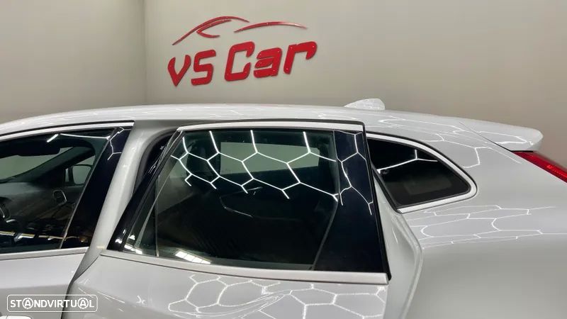 Volvo V40 2.0 D2 R-Design - 11