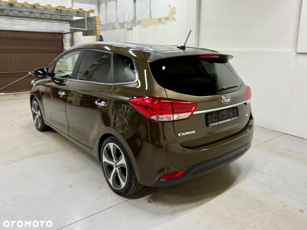 Kia Carens 1.7 CRDi XL 7os - 11