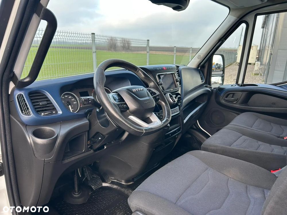 Iveco Daily 35C18 3.0 HPI Hi-Matic Kontener 8 palet + winda 1000kg + drzwi boczne **LED**Niski przebieg**Climatronic**Sprowadzony**2021R** - 12