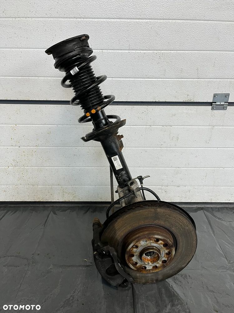 VW Zwrotnica amortyzator McPherson prawy przód 5Q0407258C 5Q0413031HT - 1