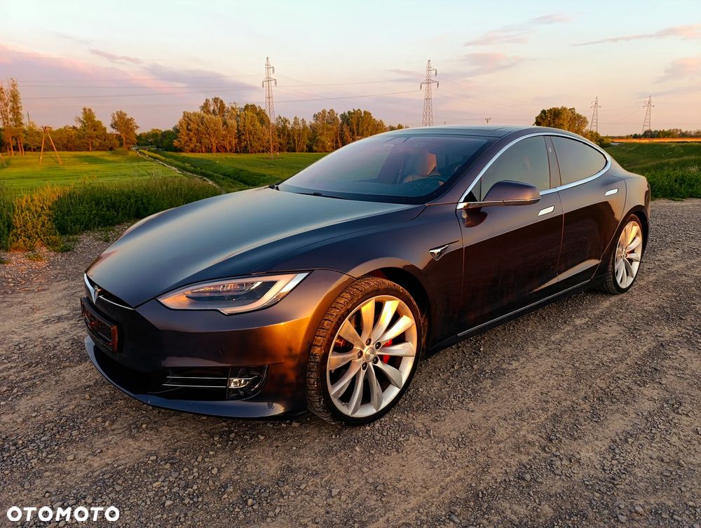 Tesla Model S - 20