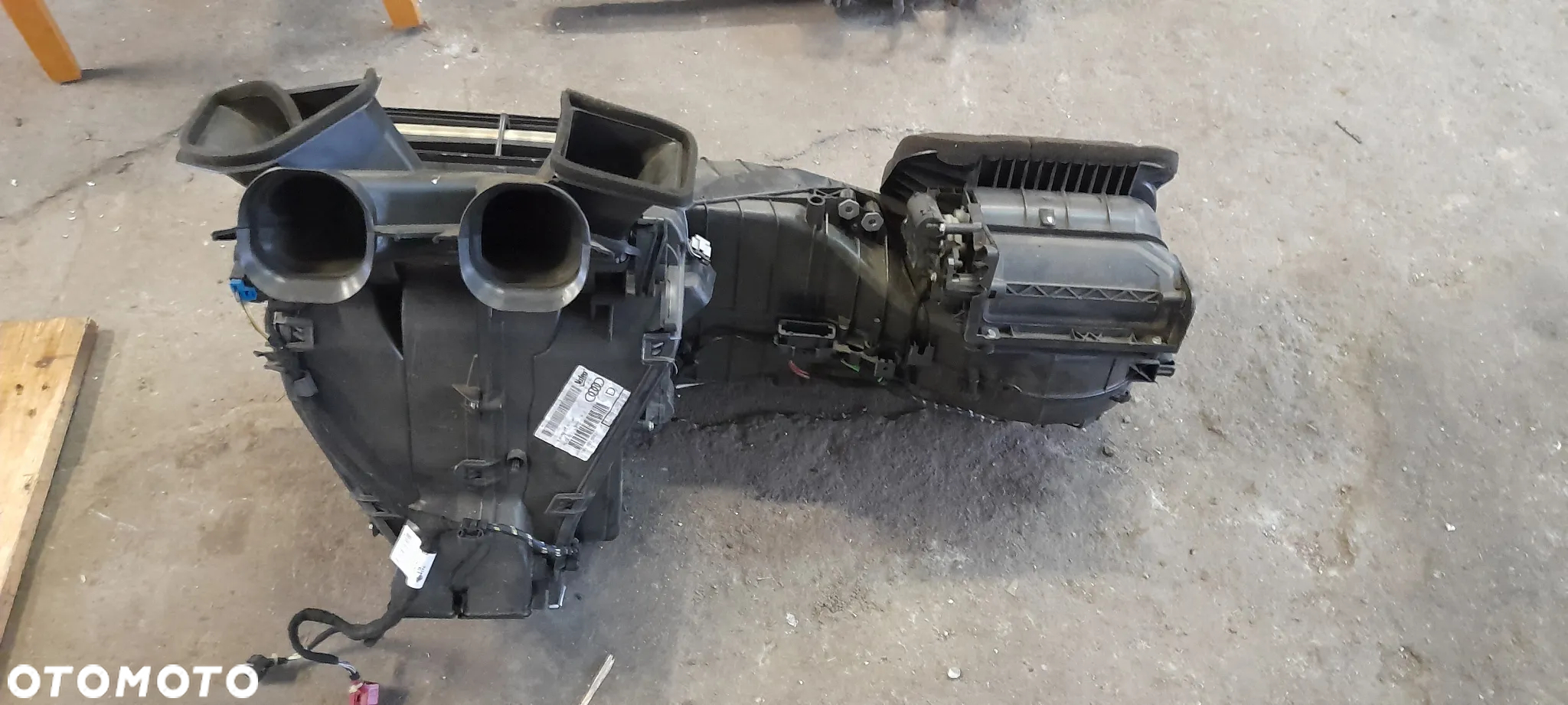 LISTWA WTRYSKOWA CARISMA 1.8 GDI - 4