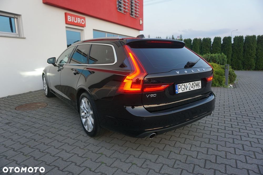 Volvo V90 D4 Momentum - 4