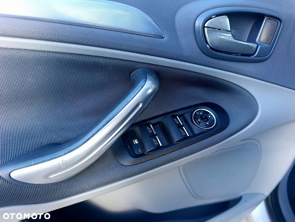 Ford S-Max - 24