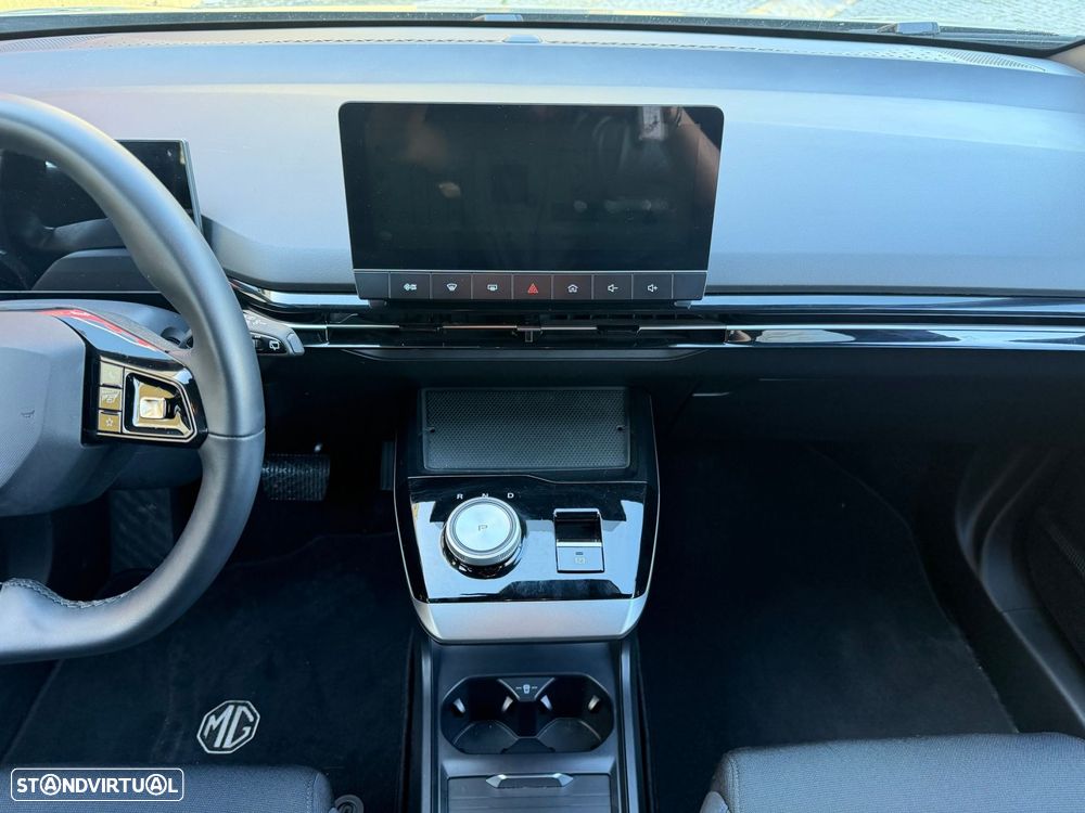 MG MG4 64 kWh Luxury - 26