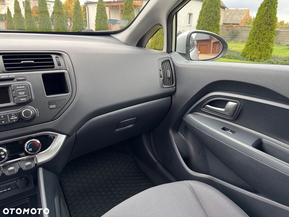 Kia Rio 1.1 crdi M - 13