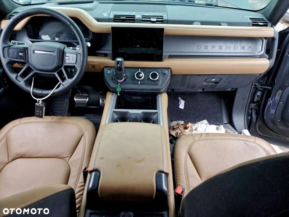 Land Rover Defender - 9