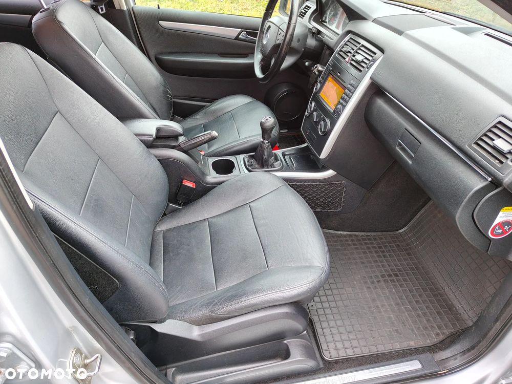 Mercedes-Benz Klasa B 180 CDI Special Edition - 36